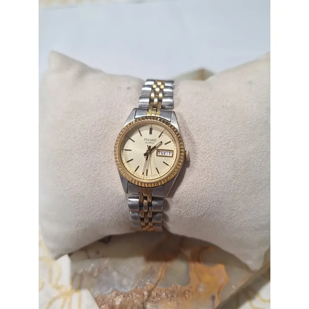 Vintage Pulsar V783-0030 Quartz Two Tone Day Date Women's Watch Japan Movement